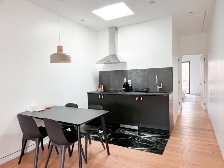 New Ample And Cozy One Bedroom Apt In Brooklyn At Rem-Casa นิวยอร์ก ภายนอก รูปภาพ