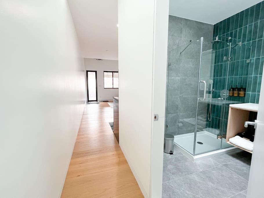 New Ample And Cozy One Bedroom Apt In Brooklyn At Rem-Casa นิวยอร์ก ภายนอก รูปภาพ
